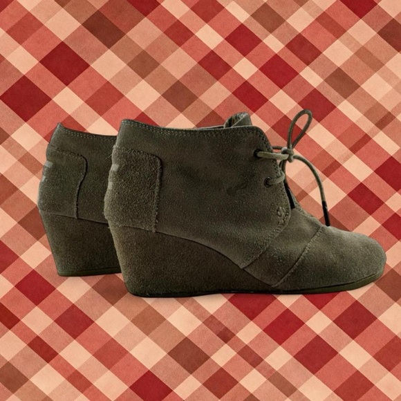 TOMS Desert Wedge Booties | Taupe Suede | Size 8 - Picture 3 of 7